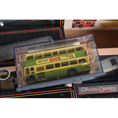 88 - A QUANTITY OF ASSORTED BOXED MODERN BUS AND COACH MODELS, to include E.F.E., Corgi OOC, Oxford Dieca... 