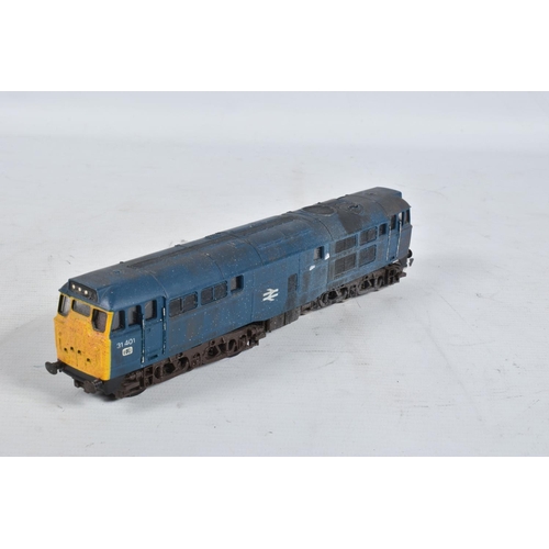 150 - FOUR UNBOXED OO GAUGE LOCOMOTIVES, Lima class 52 'Western', repainted in B.R. blue livery but has no... 