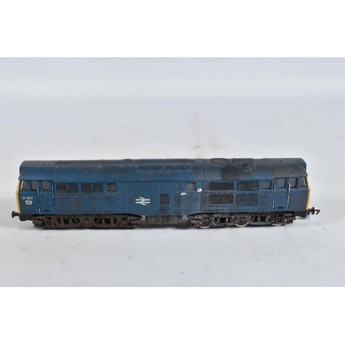 150 - FOUR UNBOXED OO GAUGE LOCOMOTIVES, Lima class 52 'Western', repainted in B.R. blue livery but has no... 