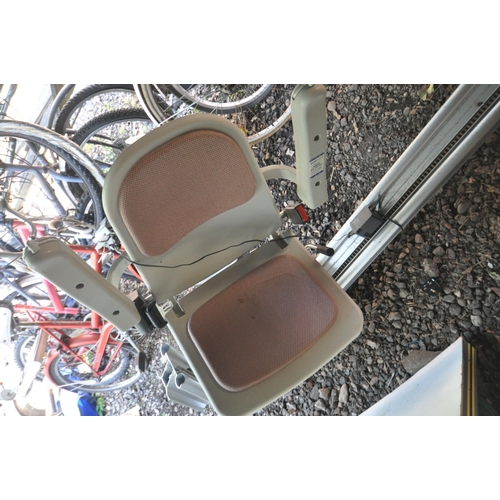 1016 - A SUPERGLIDE 120 STRAIGHT STAIRLIFT, length 425cm (condition report:-removed by in-house clearance t... 