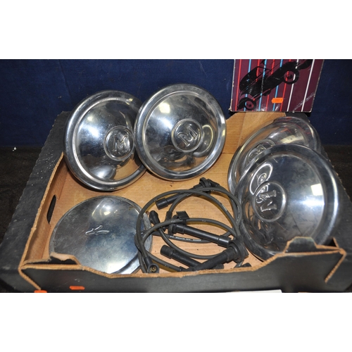 1052 - MORRIS MINOR ACCESSORIES comprising of four 9in chromed hub caps with 'M' to centre, an Austin 8 1/2... 