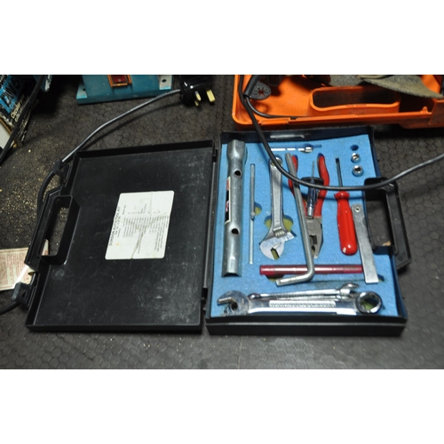 1060 - A CLARKE METALWORKER 6in BENCH GRINDER, a Black and Decker KD562 drill (both PAT pass and working), ... 