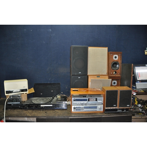 1118 - A SELECTION OF VINTAGE HI FI EQUIPMENT comprising of a Bang and Olufsen Beocentre 3600 music centre ... 