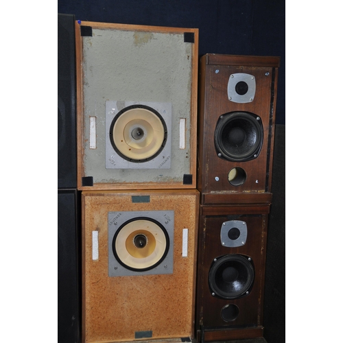 1118 - A SELECTION OF VINTAGE HI FI EQUIPMENT comprising of a Bang and Olufsen Beocentre 3600 music centre ... 