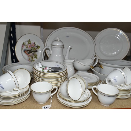 412 - A QUANTITY OF ROYAL WORCESTER 'CONTESSA'  DINNERWARE, comprising large meat plate, eight dinner plat... 