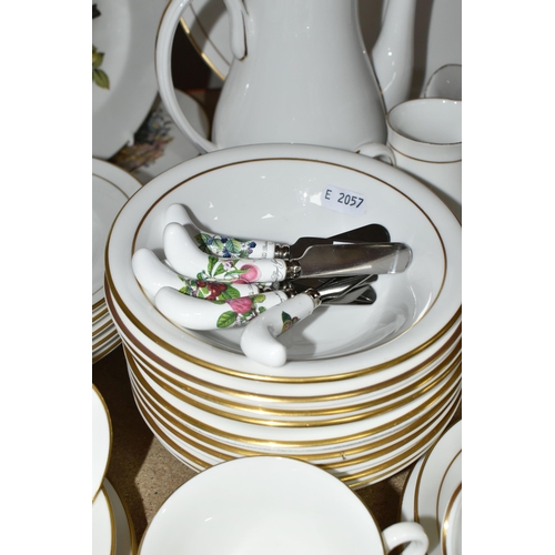 412 - A QUANTITY OF ROYAL WORCESTER 'CONTESSA'  DINNERWARE, comprising large meat plate, eight dinner plat... 
