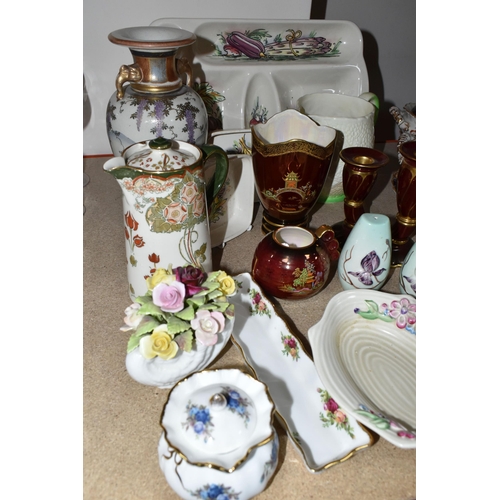 414 - A GROUP OF 20TH CENTURY CERAMICS, comprising a Clarice Cliff Newport pottery ribbed, floral design d... 