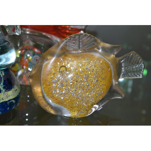 619 - A COLLECTION OF ELEVEN GLASS ANIMAL, BIRD AND FISH  PAPERWEIGHTS AND ORNAMENTS, including three Mdin... 