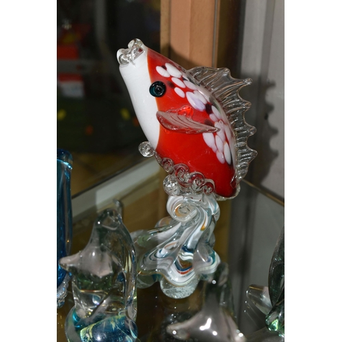 619 - A COLLECTION OF ELEVEN GLASS ANIMAL, BIRD AND FISH  PAPERWEIGHTS AND ORNAMENTS, including three Mdin... 