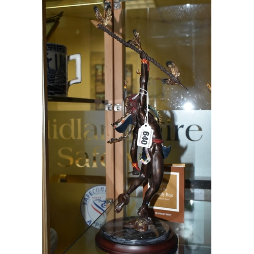 640 - A BOXED FRANKLIN MINT 'SPIRIT OF THE GRIZZLY BEAR' BRONZE SCULPTURE, after Robert F Murphy, depictin... 