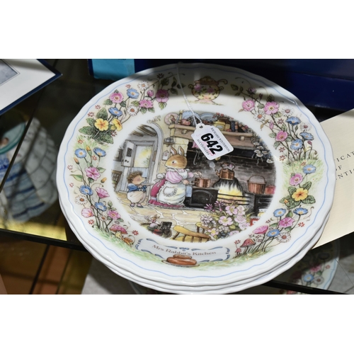 642 - A COLLECTION OF FOXWOOD TALES COLLECTORS PLATES, CLOCK AND BOOK, comprising twenty boxed Wedgwood/Co... 