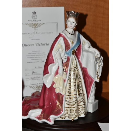 654 - FIVE BOXED ROYAL WORCESTER 'QUEENS OF BRITAIN' COLLECTION FIGURINES, limited edition for Compton and... 