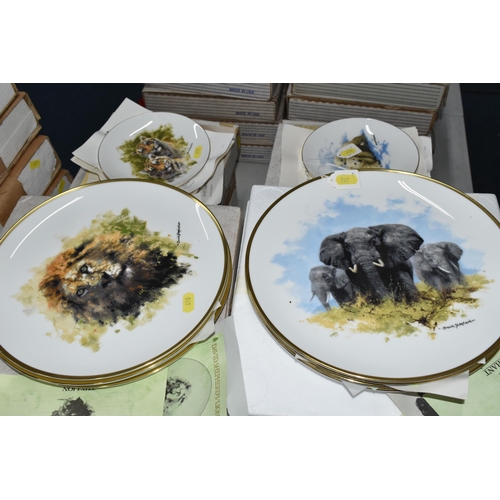 690 - A COLLECTION OF BOXED WILDLIFE THEMED COLLECTORS PLATES AND TANKARDS, to include a set of eight Wedg... 