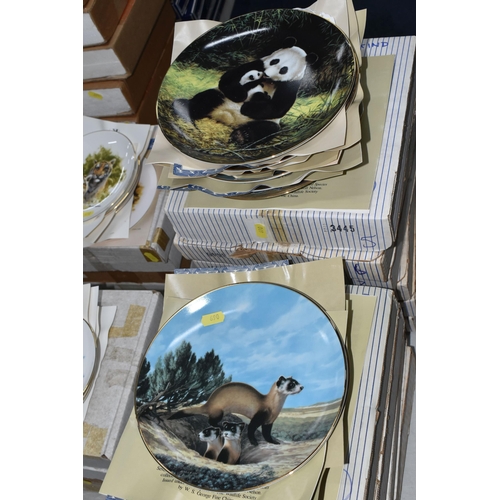 690 - A COLLECTION OF BOXED WILDLIFE THEMED COLLECTORS PLATES AND TANKARDS, to include a set of eight Wedg... 