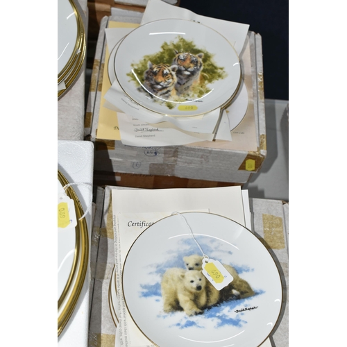 690 - A COLLECTION OF BOXED WILDLIFE THEMED COLLECTORS PLATES AND TANKARDS, to include a set of eight Wedg... 