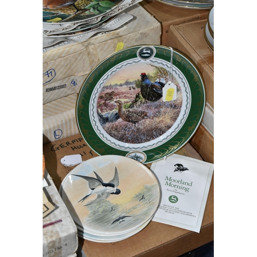 692 - THIRTY NINE BIRD THEMED COLLECTORS PLATES, mainly boxed, series comprising eleven x Royal Grafton 'T... 