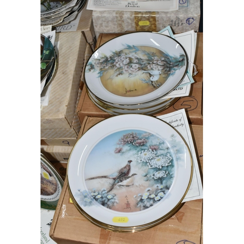 692 - THIRTY NINE BIRD THEMED COLLECTORS PLATES, mainly boxed, series comprising eleven x Royal Grafton 'T... 