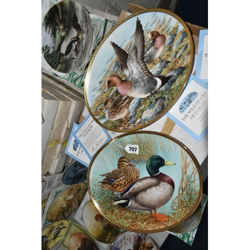 707 - FIVE SETS OF BOXED RIVER AND WILDLIFE THEMED COLLECTOR'S PLATES, comprising four oval plates by the ... 