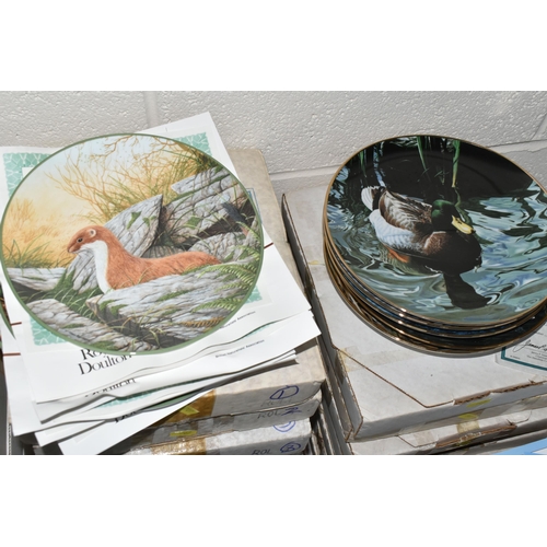 707 - FIVE SETS OF BOXED RIVER AND WILDLIFE THEMED COLLECTOR'S PLATES, comprising four oval plates by the ... 