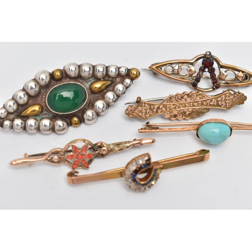 110 - AN ASSORTMENT OF EARLY 20TH CENTURY BROOCHES, the first a 9ct gold bar brooch, centrally positioned ... 