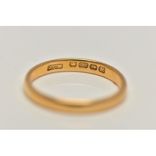 85 - A 22CT GOLD BAND RING, a small polished band, approximate width 2.5mm, hallmarked 22ct Birmingham, r... 