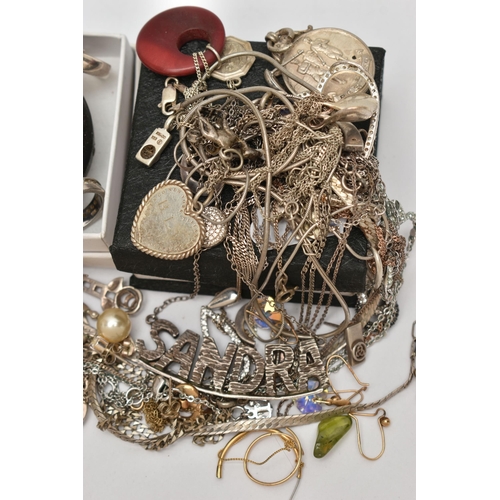 172 - A BAG OF ASSORTED JEWELLERY, to include a tangled yellow metal trace chain with spring clasp stamped... 