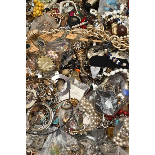 210 - A BOX OF ASSORTED JEWELLERY AND OTHER ITEMS, to include a faith hop love sweetheart brooch, a mother... 