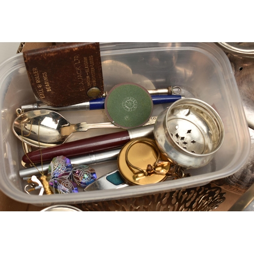 213 - A BOX OF ASSORTED WHITE METAL WARE, to include a cased tray a canteen of 'Viners' cutlery, a tea and... 