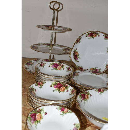 344 - A QUANTITY OF ROYAL ALBERT 'OLD COUNTRY ROSES' PATTERN DINNERWARE, comprising an oval dinner plate, ... 