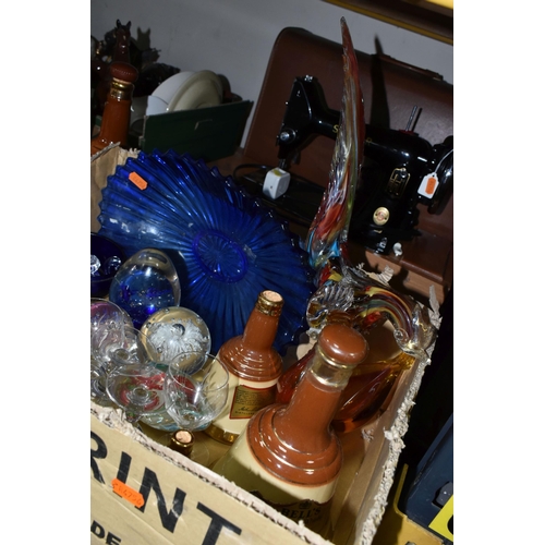 359 - THREE BOXES AND LOOSE CERAMICS, GLASS, METAL WARES, SEWING MACHINE AND SUNDRY ITEMS, to including a ... 