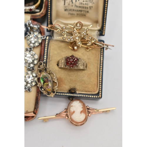 44 - A BAG OF JEWELLERY, to include a yellow metal cameo brooch, fitted with a brooch pin and safety clas... 