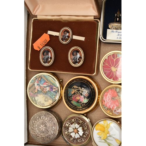 117 - ASSORTED PILL BOXES, COMPACTS ETC, to include twenty three pills boxes of various designs, four lips... 