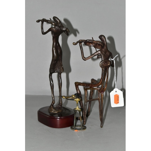 BERNARD KIM (KOREAN-AMERICAN 1941) A BRONZE SCULPTURE OF A SEATED