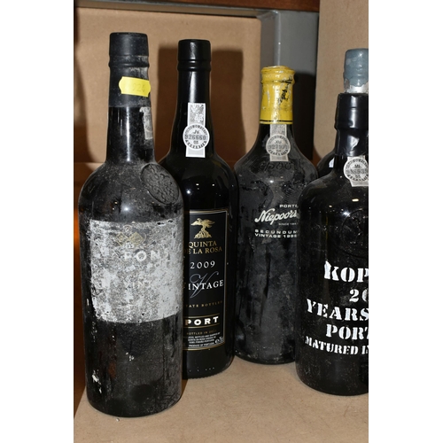 290 - SIX BOTTLES OF VINTAGE PORT comprising two bottles of QUINTO DO VESUVIO 1990 Vintage, one bottle of ... 