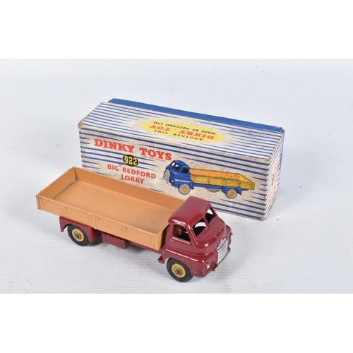 27 - FOUR MECCANO DINKY SUPERTOYS MODEL DIE-CAST VEHICLES, the first a Blaw Knox Bulldozer no.561, red in... 