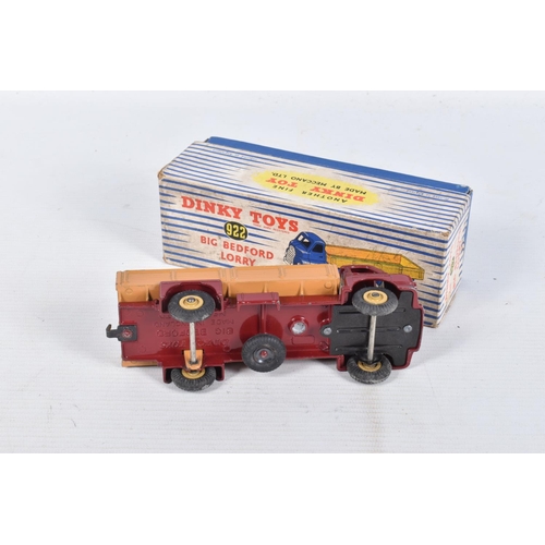 27 - FOUR MECCANO DINKY SUPERTOYS MODEL DIE-CAST VEHICLES, the first a Blaw Knox Bulldozer no.561, red in... 