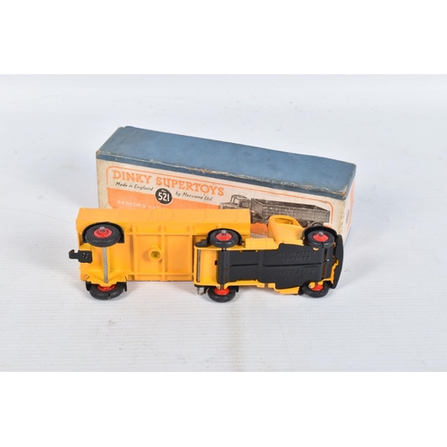 27 - FOUR MECCANO DINKY SUPERTOYS MODEL DIE-CAST VEHICLES, the first a Blaw Knox Bulldozer no.561, red in... 