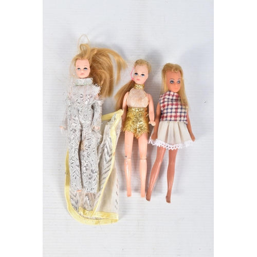 69 - A QUANTITY OF UNBOXED AND ASSORTED VINTAGE DOLLS, to include Barbie's friend Midge, head not marked ... 