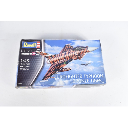 82 - FIVE BOXED REVELL UNBUILT MODEL MILITARY AIRCRAFTS, the first is a 1:32 scale BAe HAWK T.1A Royal Ai... 