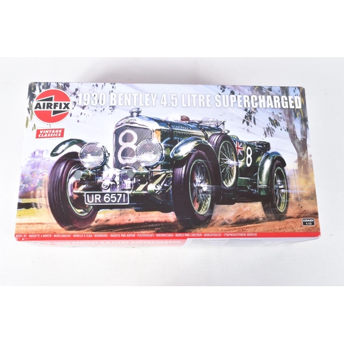 112 - AN AIRFIX VINTAGE CLASSIC MODEL 1930 BENTLEY 4.5 LITRE SUPERCHARGED, scale 1:12 numbered A20440V, 2 ... 