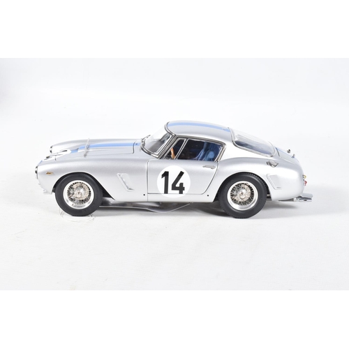 119 - A BOXED CMC FERRARI 250 GT BERLINETTA PASSO CORTO (SWB) COMPETIZIONE LE MANS (1961) 1:18 MODEL VEHIC... 