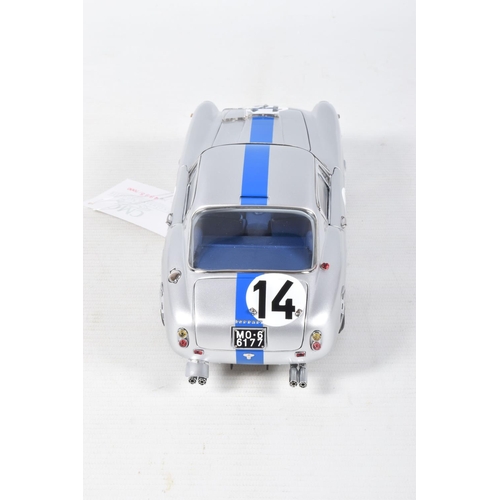 119 - A BOXED CMC FERRARI 250 GT BERLINETTA PASSO CORTO (SWB) COMPETIZIONE LE MANS (1961) 1:18 MODEL VEHIC... 