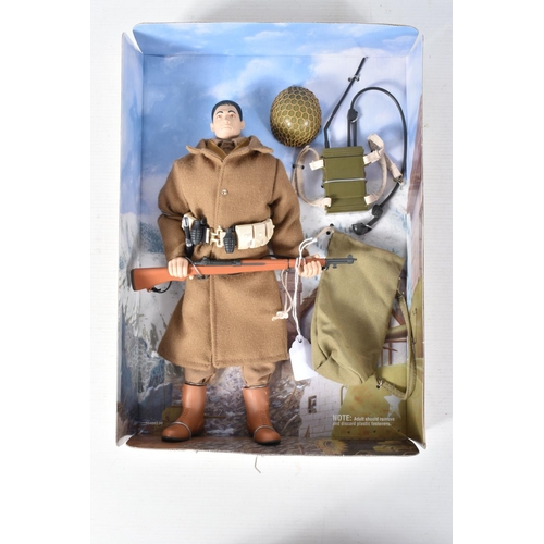 157 - A BOXED 1998 KENNER GI JOE CLASSIC COLLECTION 442ND INFANTRY NISEI SOLDIER 12   FIGURE, numbered 814... 