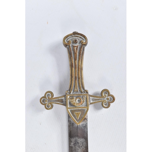 245 - A VICTORIAN ERA BANDMANS SHORT SWORD, this features a double edged blade with a cast brass hilt, the... 