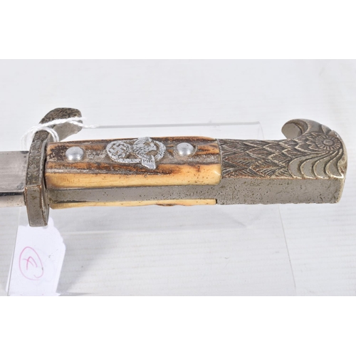 248 - A GERMAN THIRD REICH EAGLE HEAD POLICE BAYONET, this is in good condition and the handle is made fro... 