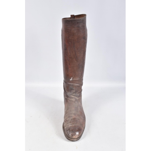 269 - A PAIR OF BROWN ARMY OFFICERS RIDING BOOTS, these boots are unmarked but come with their boot shaper... 