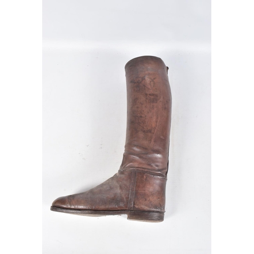 269 - A PAIR OF BROWN ARMY OFFICERS RIDING BOOTS, these boots are unmarked but come with their boot shaper... 