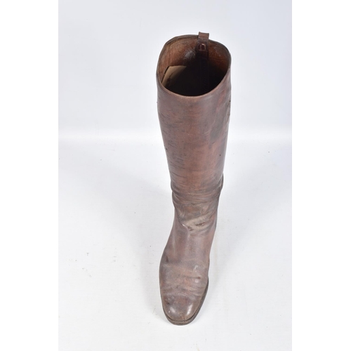 269 - A PAIR OF BROWN ARMY OFFICERS RIDING BOOTS, these boots are unmarked but come with their boot shaper... 