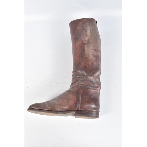 269 - A PAIR OF BROWN ARMY OFFICERS RIDING BOOTS, these boots are unmarked but come with their boot shaper... 