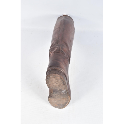 269 - A PAIR OF BROWN ARMY OFFICERS RIDING BOOTS, these boots are unmarked but come with their boot shaper... 